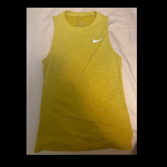 Nike top.. - Picture 2 of 3